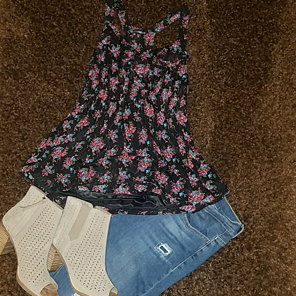 NWT Express Floral Tank Top